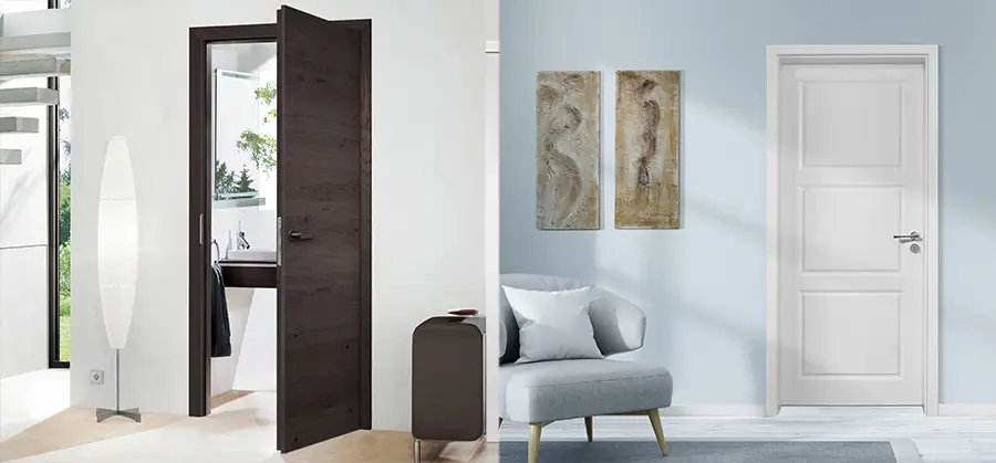 Zwei unterschiedliche Einrichtungsstile mit offenen Innentüren: links ein modernes Badezimmer mit angelehnter dunkler Holztür, die den Blick auf ein weißes Interieur und einen Spiegel freigibt, und rechts